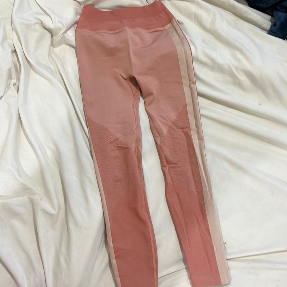 High compression pink lululemon leggings